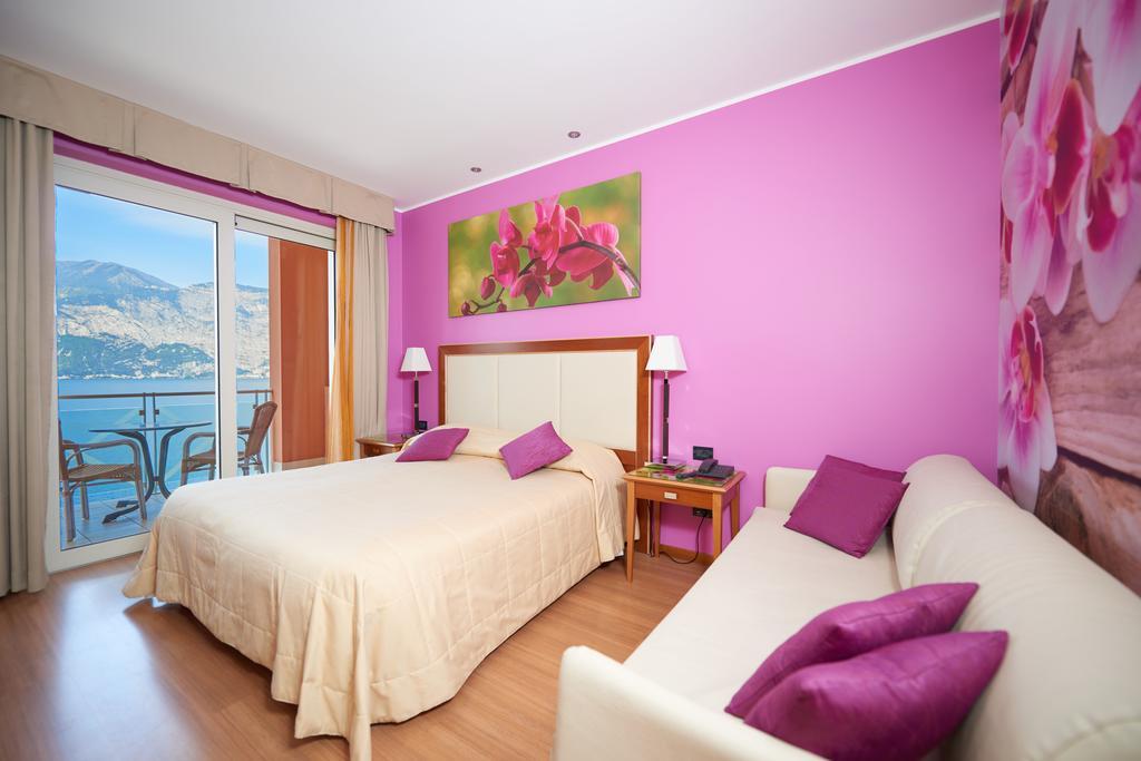 Belfiore Park Hotel 4Stars Superior "Adults Only" Бренцоне-суль-Гарда Номер фото