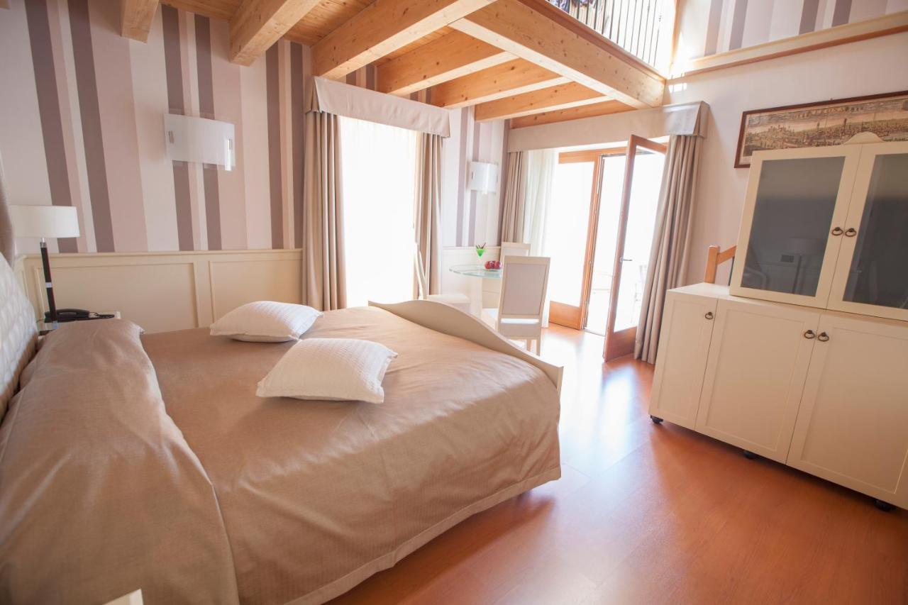 Belfiore Park Hotel 4Stars Superior "Adults Only" Бренцоне-суль-Гарда Номер фото
